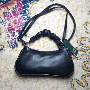 NWT Wild Fable ⚡ faux pebbled leather crossbody.